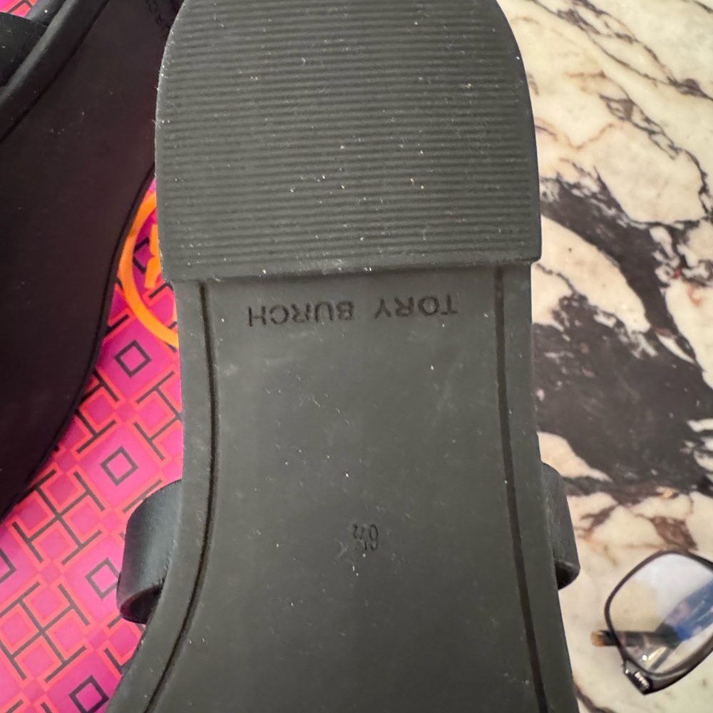 Tory Burch Miller flat thong sandals - Picture 4 of 7